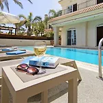 Oceania - Beachfront Villa