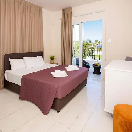 Villa Oceania - Beachfront