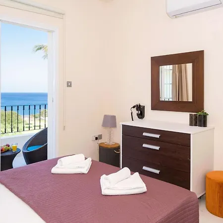 Oceania - Beachfront Villa Paralimni