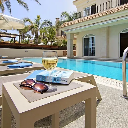 Oceania - Beachfront Villa