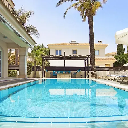 Oceania - Beachfront Villa